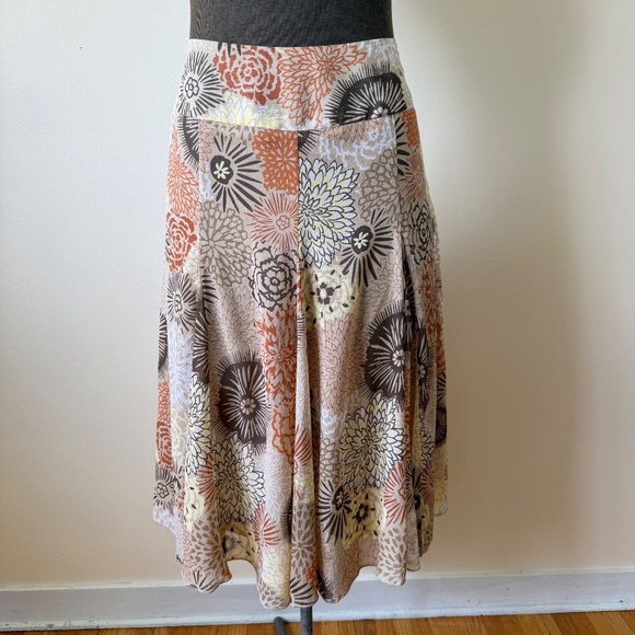 Y2K Lightweight Flowy MIDI Boho Floral Skirt - Picture 2 of 8